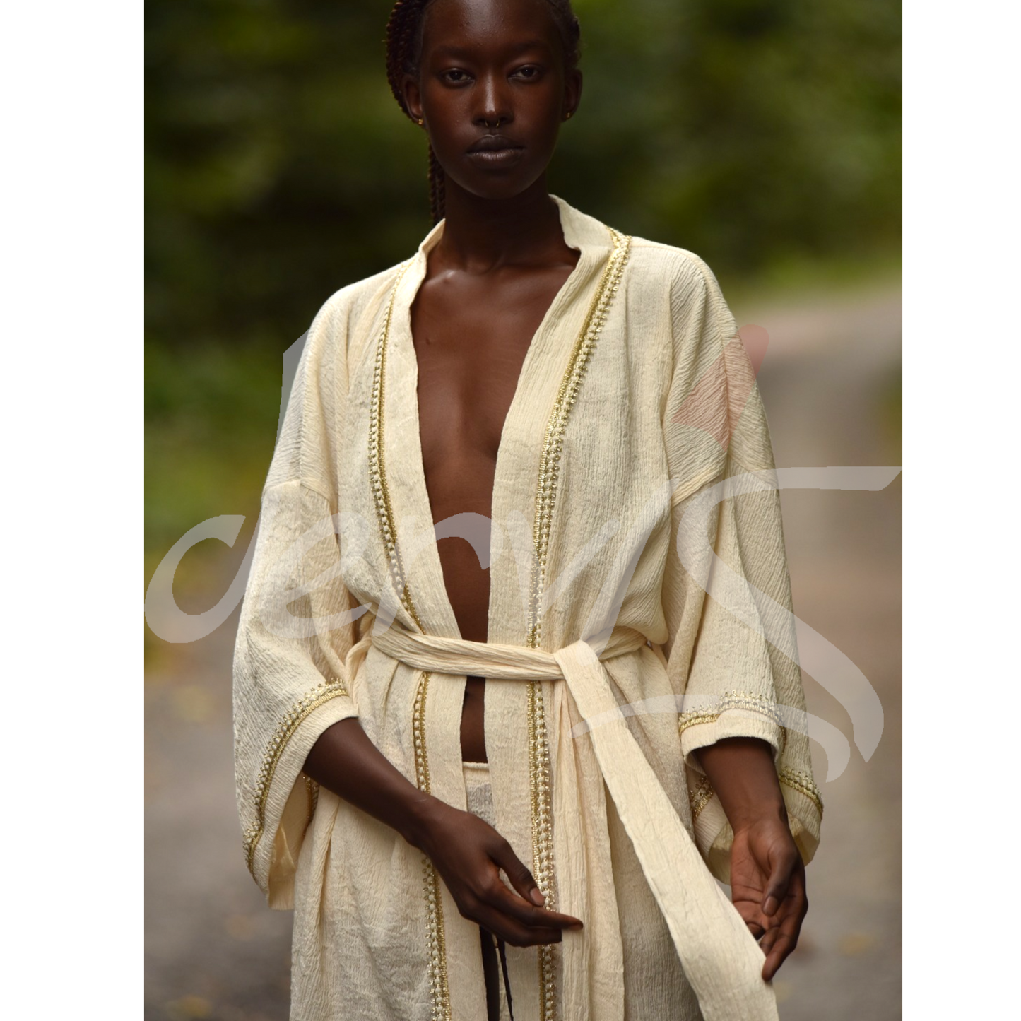 Authentic Turkish Hand-Woven Kimono: Exquisite Crimped Yarn Fabric